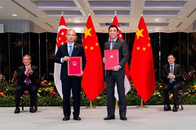 싱가포르 교통부는 중국 교통운수부와 ‘싱가포르-중국 그린 디지털 해운 회랑GDSC’ 구축을 위한 양해각서MOU를 체결했다고 25일 밝혔다 사진싱가포르 교통부