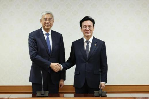 金총리, 中지방정부 대표단 접견…韓관광객·기업 편의 관심 당부