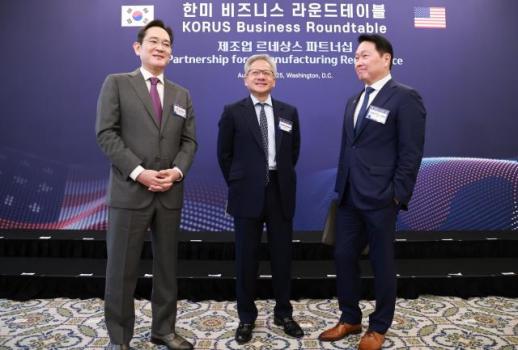 [하이닉스 전성시대] 15년 만에 방한 젠슨 황, 삼성·SK와 HBM 빅 딜 예고