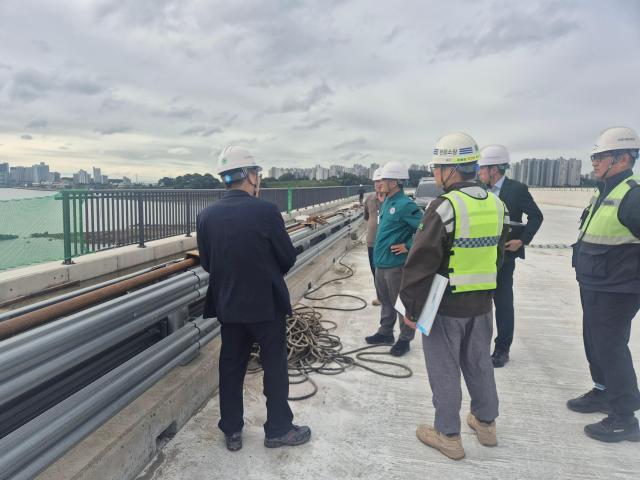 인천경제자유구역청은 지난 10월 10일 10월 17일 특별관리가 필요한 제3연륙교 송도자원순환센터에 대한 현장 특별점검을 실시했다 사진인천경제청