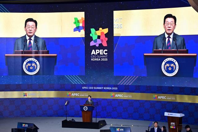 이재명 대통령이 29일 경북 경주예술의전당에서 열린 APEC CEO최고경영자 서밋 개회식에서 특별연설을 하고 있다사진연합뉴스