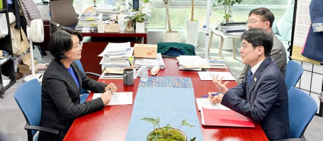 대구광역시는 김정기 권한대행이 국회를 방문해 여권 주요 인사에게 대구시 주요 현안 사업에 대한 국회 차원의 지원을 건의했다 사진대구시