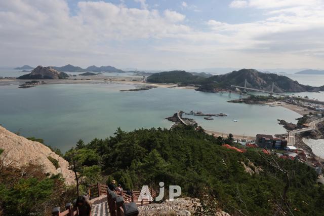 TRAVEL: Exploring wild scenery of Koreas West Sea archipelago