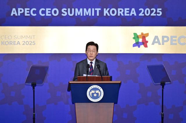Chủ tịch Lee Jae-myung phát biểu đặc biệt tại lễ khai mạc APEC CEO Summit được tổ chức tại Trung tâm Nghệ thuật Gyeongju tỉnh Gyeongsangbuk-do vào ngày 29 tháng 10 năm 2025 ẢnhNhóm tác nghiệp chung