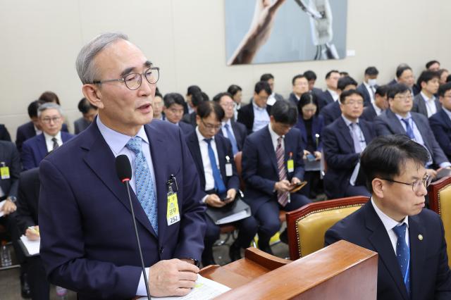 김영섭 KT 대표이사가 29일 서울 여의도 국회 과학기술정보방송통신위원회에서 열린 과학기술정보통신부 등에 대한 종합감사에서 질의에 답하고 있다사진연합뉴스