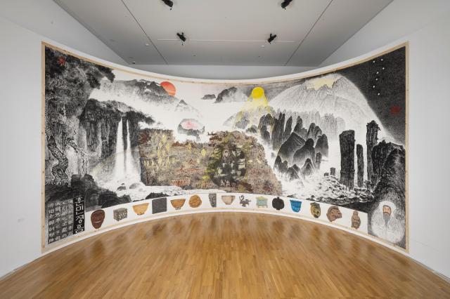 박대성 코리아판타지 종이에 먹벽면설치 500X1500cm 2023