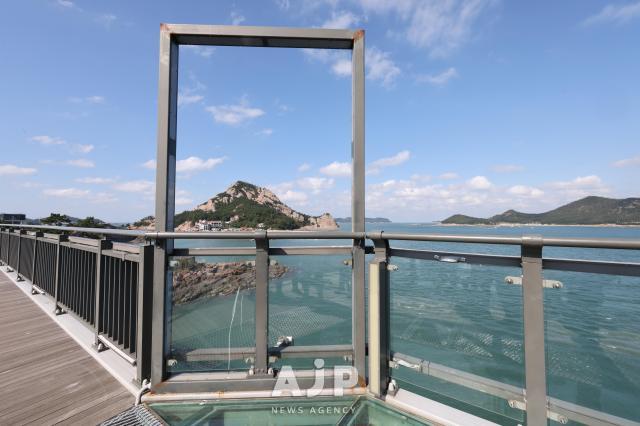 Daejangbong Peak seen from the Jangja Bridge Skywalk AJP Cho Bo-hee