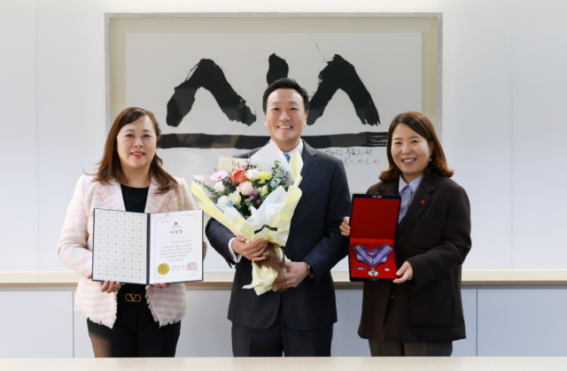 AIA생명이 29일 열린 제12회 사랑의열매 대상에서 기부 부문 나눔장을 수상했다 사진AIA생명