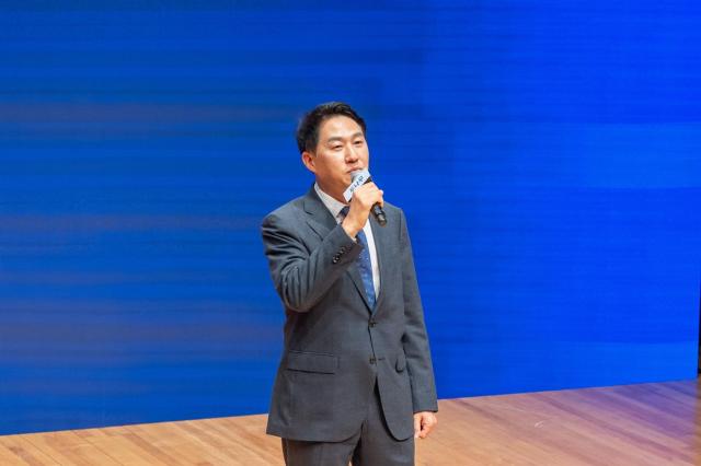오경석 두나무 대표가 30일 경주예술의전당 원화홀에서 개최된 ‘퓨처테크포럼_디지털자산’에서 환영사를 하고 있다사진두나무