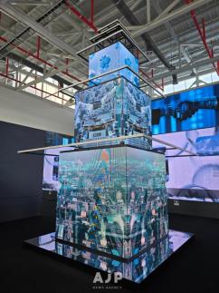 Korean tech giants vie to win attention with latest innovations at APEC