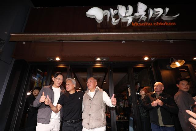 [포토] 기념촬영하는 이재용·젠슨 황·정의선