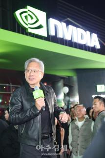 [포토] 젠슨 황, 지포스 한국 출시 25주년 행사 참석