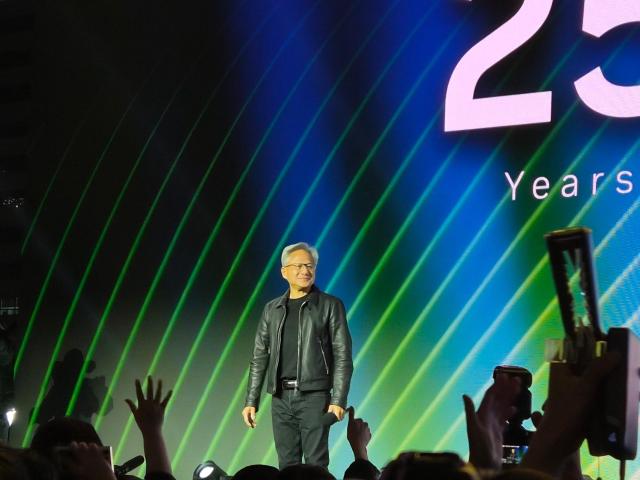 젠슨 황 엔비디아 CEO가 30일 서울 코엑스에서 열린 엔비디아 지포스 행사에서 무대에 올랐다사진백서현 기자