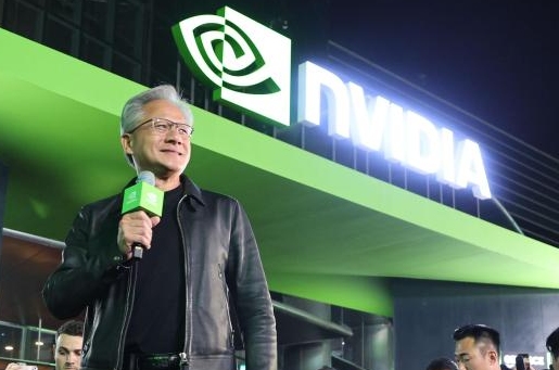 [포토] 미소 보이는 젠슨 황