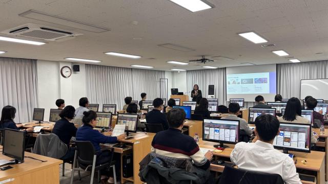 밀양시립도서관에서 진행된 생성형 AI를 활용한 행정업무 자동화 실습 교육 모습 사진밀양시