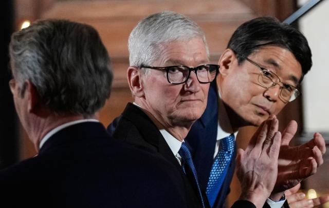 팀 쿡 애플 최고경영자CEO 사진AP연합뉴스