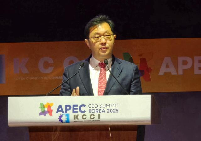 31일 최재원 SK그룹 수석부회장이 APEC CEO 서밋에서 기조연설을 하고 있다 사진SK이노베이션