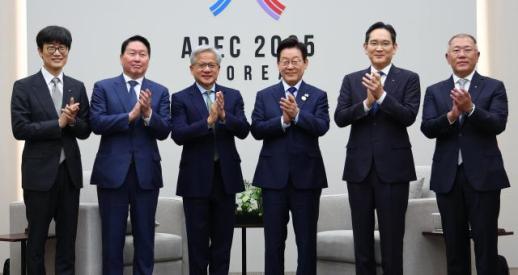 [포토] 젠슨 황 만난 이재명 대통령