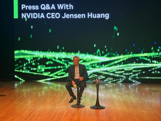 [경주 APEC] 젠슨 황 삼성전자, SK하이닉스와 HBM5·6·7도 함께 개발할 것