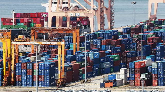 10월 수출 595억7000만달러…지난해보다 3.6% 증가