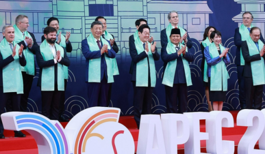 APEC 1박 2일 대장정 마무리…李 대통령, 시진핑에 의장직 승계