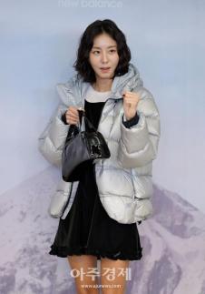 [포토] 유이, 권투 포즈 요청에 달라지는 눈빛