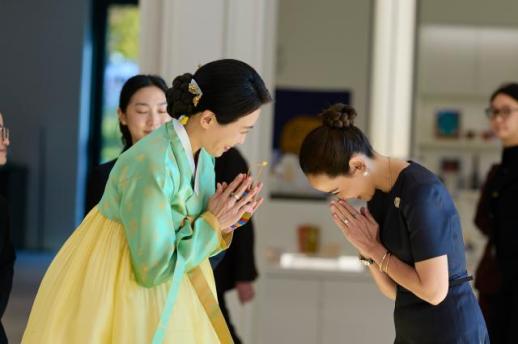 김혜경 여사 韓 품격·따뜻한 정 보여줘 감사…APEC 자원봉사자 격려