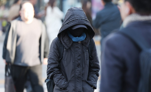 [내일날씨] 낮부터 다시 추위... 새벽까지 서쪽 지역 비