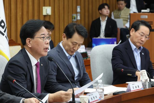 2일 서울 여의도 국회에서 열린 국민의힘-서울ㆍ인천ㆍ경기ㆍ강원 지역민생 예산정책협의회에서 국민의힘 송언석 원내대표가 발언하고 있다 사진연합뉴스