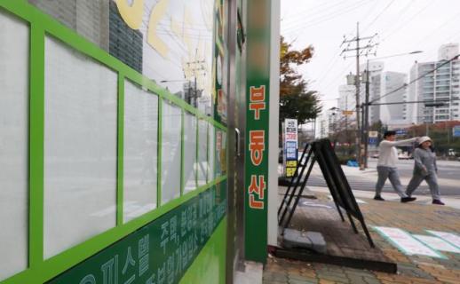 초강력 규제에 10월 서울 외지인·생애최초 매수 동반 하락...30% 이상 뚝