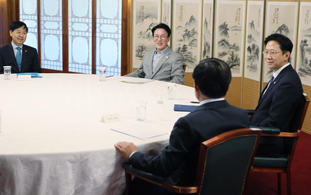 김민석 국무총리가 2일 서울 삼청동 총리공관에서 열린 제2회 3+알파α 회의에서 발언하고 있다 사진연합뉴스