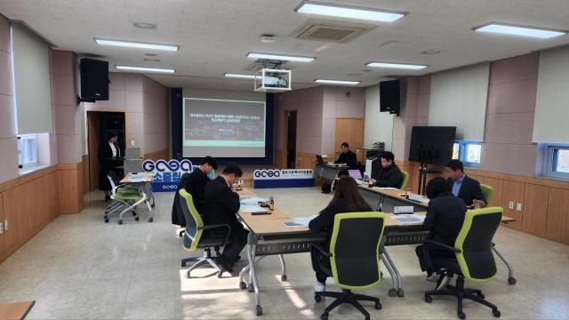 광주시가 4년 연속 빛 공해가 가장 적은 도시로 인정받았다 사진은 지난해 열린 광주 빛공해방지위원회 회의 모습 사진광주시