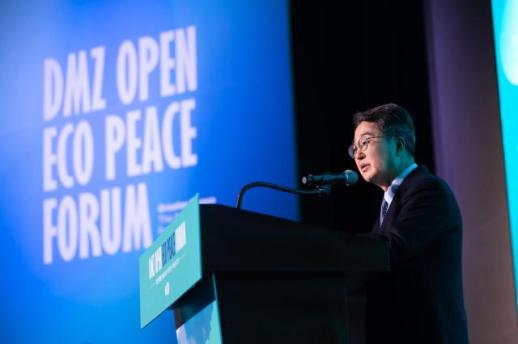 김동연 젊은 세대들 지난해 불법계엄 즐겁게 축제하듯이 나서 종식