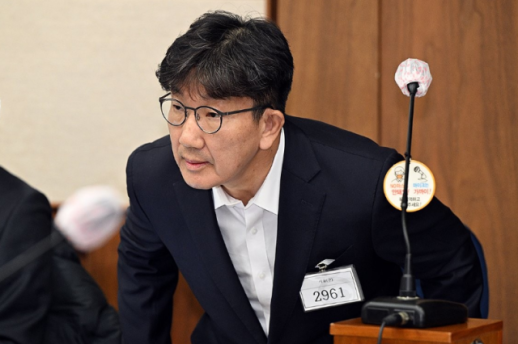 권성동 첫 재판서 윤영호 만난 건 사실…1억은 안 받았다 부인