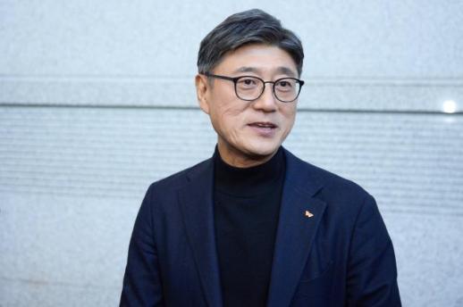 정재헌 SKT CEO AI·MNO 투트랙 강화, 고객 신뢰 확보가 최우선