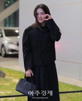 [포토] 김지은, 수줍게 볼하트