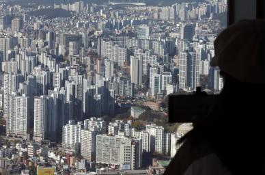 내년도 공시가격 현실화율 69%로 동결…서울 아파트 보유세 '급등'