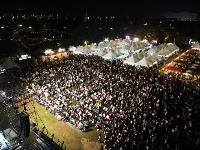 10월 17일부터 19일까지 열린 완주군의 드라이브 인 페스타사진완주군