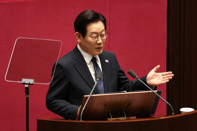 이재명 대통령이 4일 국회 본회의장에서 내년도 정부 예산안에 대한 시정연설을 하고 있다 사진연합뉴스