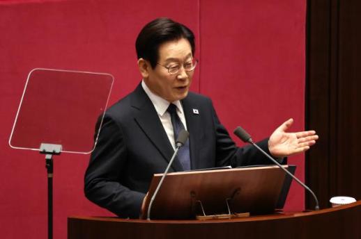 여야, 李 시정연설에…국민 행복 대통령 기록 vs 포퓰리즘 예산 빚 폭탄