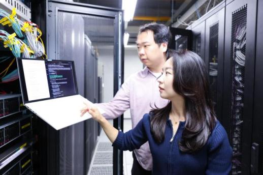 LG유플러스-AWS, AI가 네트워크 SW 자동 설치하는 기술 개발…시간 80% 단축