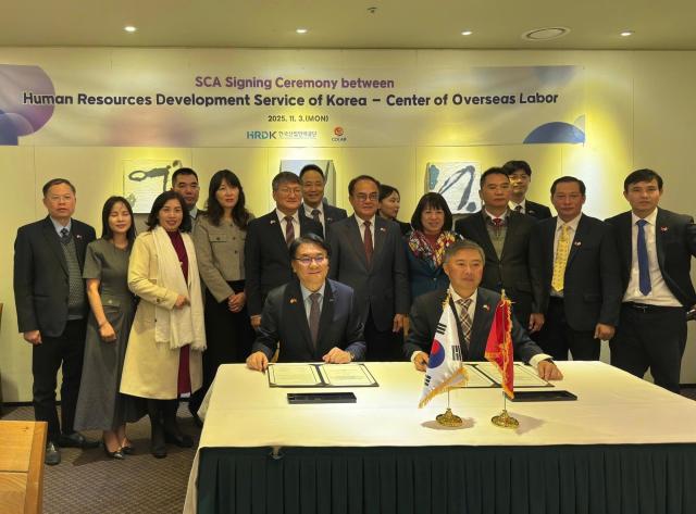 Lễ ký kết Thỏa thuận cam kết cung cấp dịch vụ giữa HRD Korea và Trung tâm Lao động ngoài nước COLAB ẢnhBộ Nội vụ