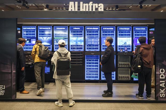 AI巨&#22836;&#40784;聚COEX 共&#35851;"主&#26435;人工智能"&#21457;展&#34013;&#22270;