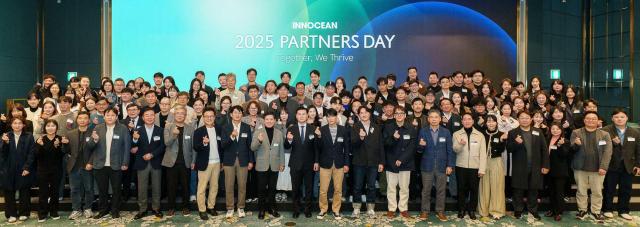 사진은 2025 이노션 파트너스데이 참석자 단체사진