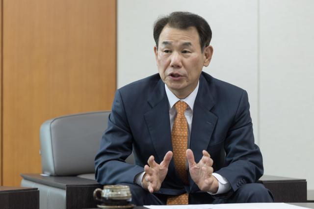 정은보 한국거래소 이사장이 지난 4일 아주경제와 인터뷰를 하고 있다 사진유대길 기자