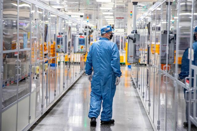 A worker inspects production line at LG Energy Solution's plant in U.S. Michigan/ Courtesy of LG Energy Solution