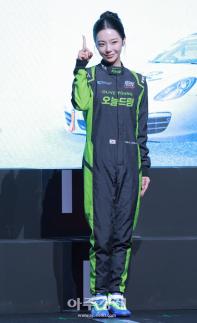 [포토] 포즈 취하는 윤하정 (슈퍼레이스 프리스타일)