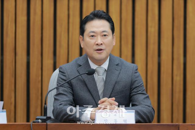 장동혁 국민의힘 대표가 10일 오전 서울 여의도 국회에서 열린 반도체·AI 첨단산업특별위원회 임명장 수여식 및 제1차 전체회의에서 발언하고 있다 20251010사진유대길 기자 dbeorlf123ajunewscom