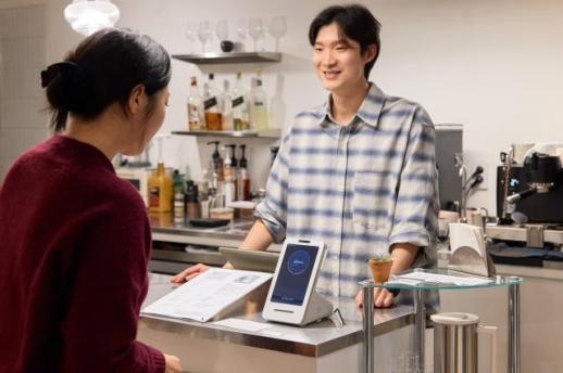 10명 중 1명은 얼굴로 결제…토스가 바꾼 대학가 등굣길 풍경