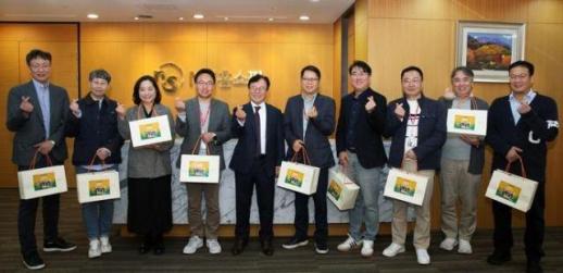 NS홈쇼핑, 수험생 자녀 위한 응원선물 전달…올해로 10년째